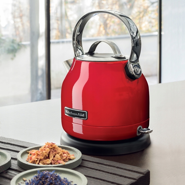 Czajnik elektryczny KitchenAid 5KEK1222EER – Styl i funkcjonalność w Twojej kuchni