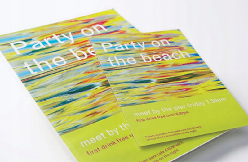 Z fabrycznym zgięciem – Ułatwione przygotowanie menu i zaproszeń