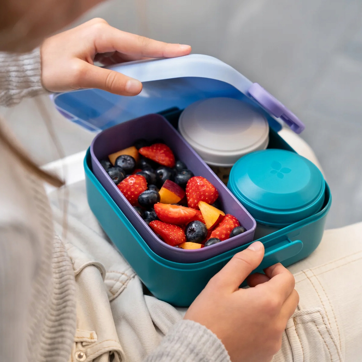 Wygodne pojemniczki na przekąski – Praktyczność w codziennym użytkowaniu