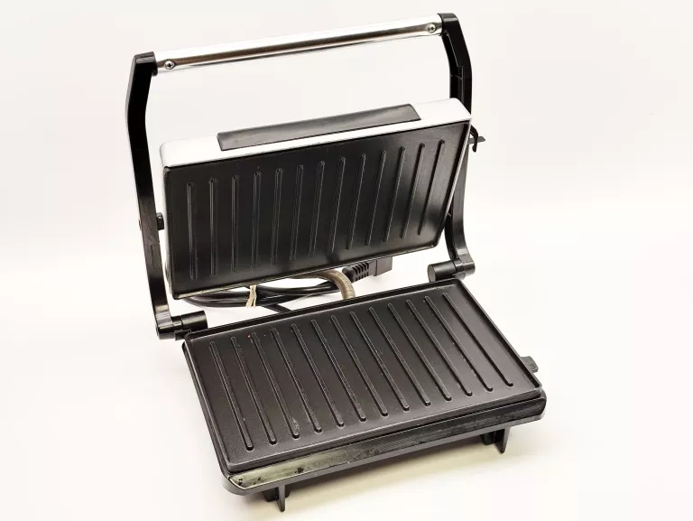 Wydajność mocy 700W – Szybkie i smaczne rezultaty