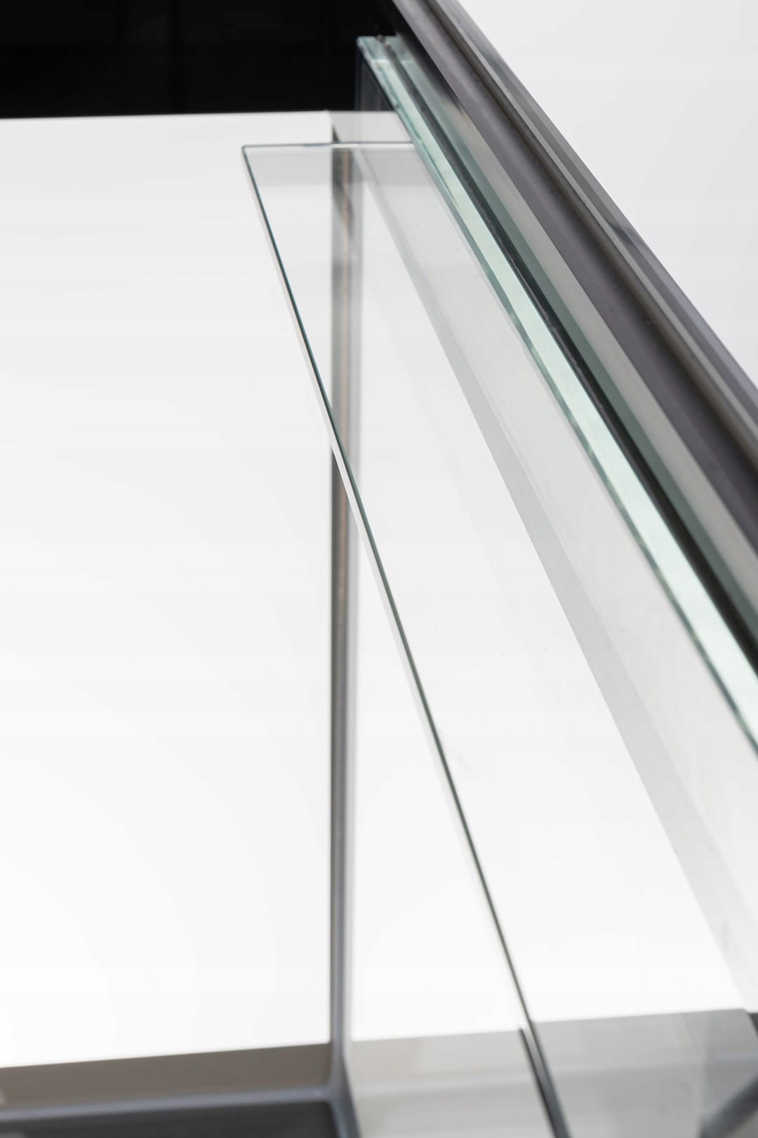 Dedykowane szafki Glossy – Eleganckie uzupełnienie zestawu