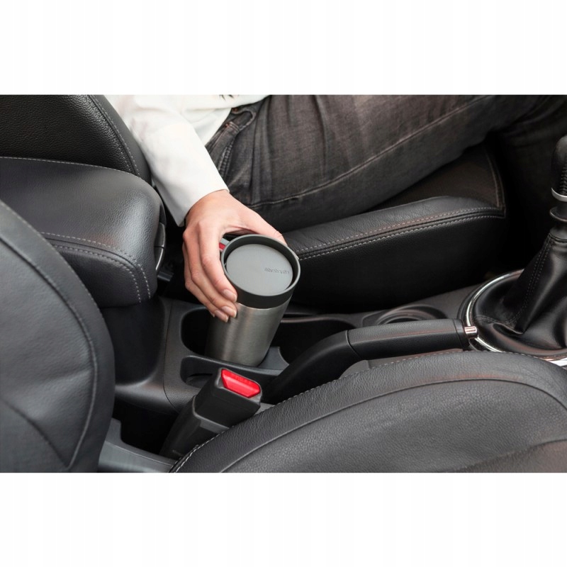 Idealny rozmiar – Mieści się pod większością ekspresów do kawy