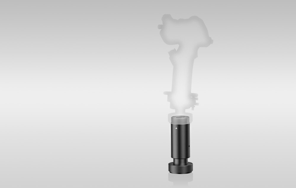 MOZA Racing AS003 w ujęciu z przodu, widoczny sam czarny moduł, drążek pokazany w górze jako przezroczysty.