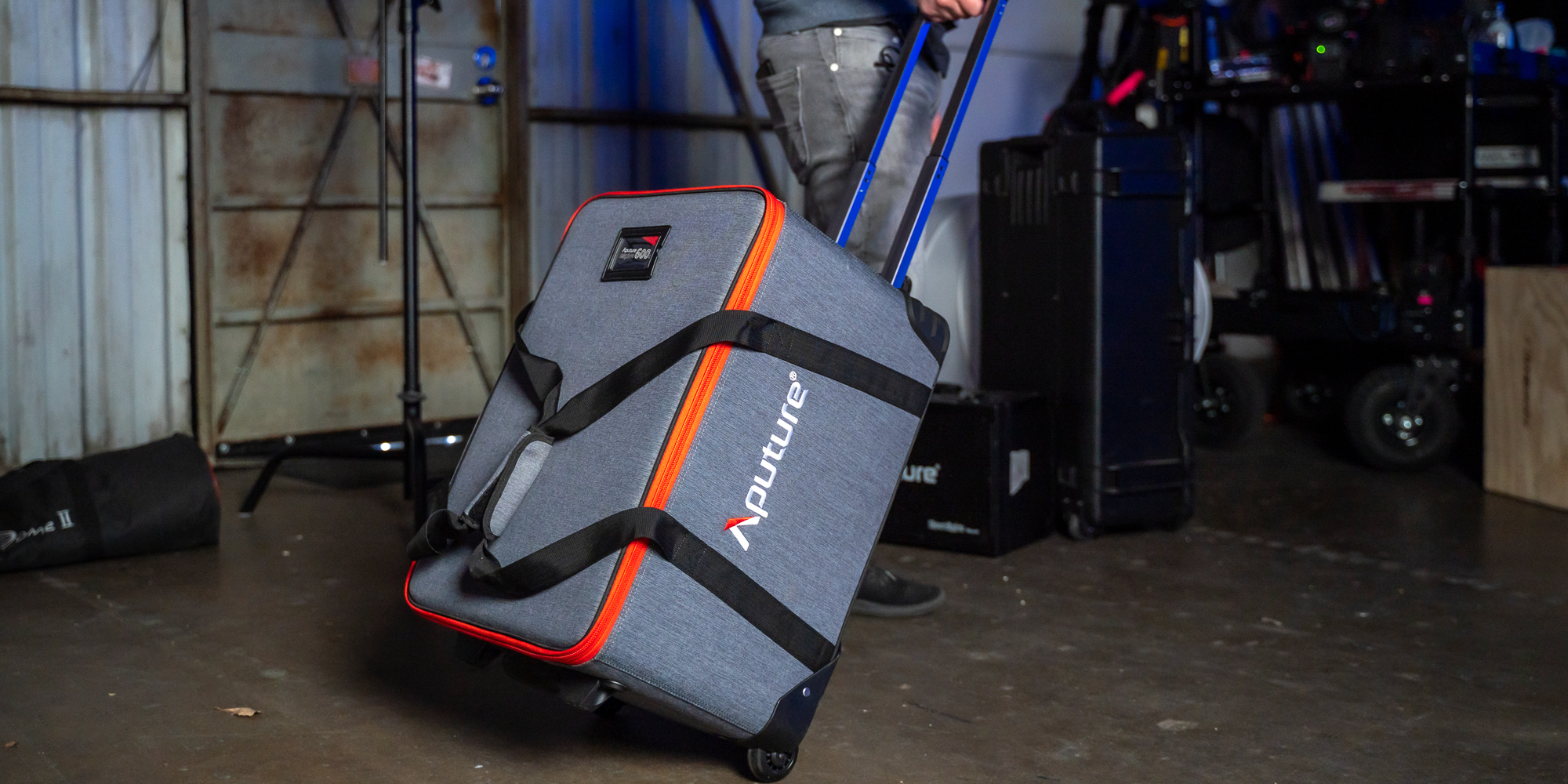 Lampa LED Aputure Light Storm LS 600d - V-mount - Profesjonalna walizka transportowa