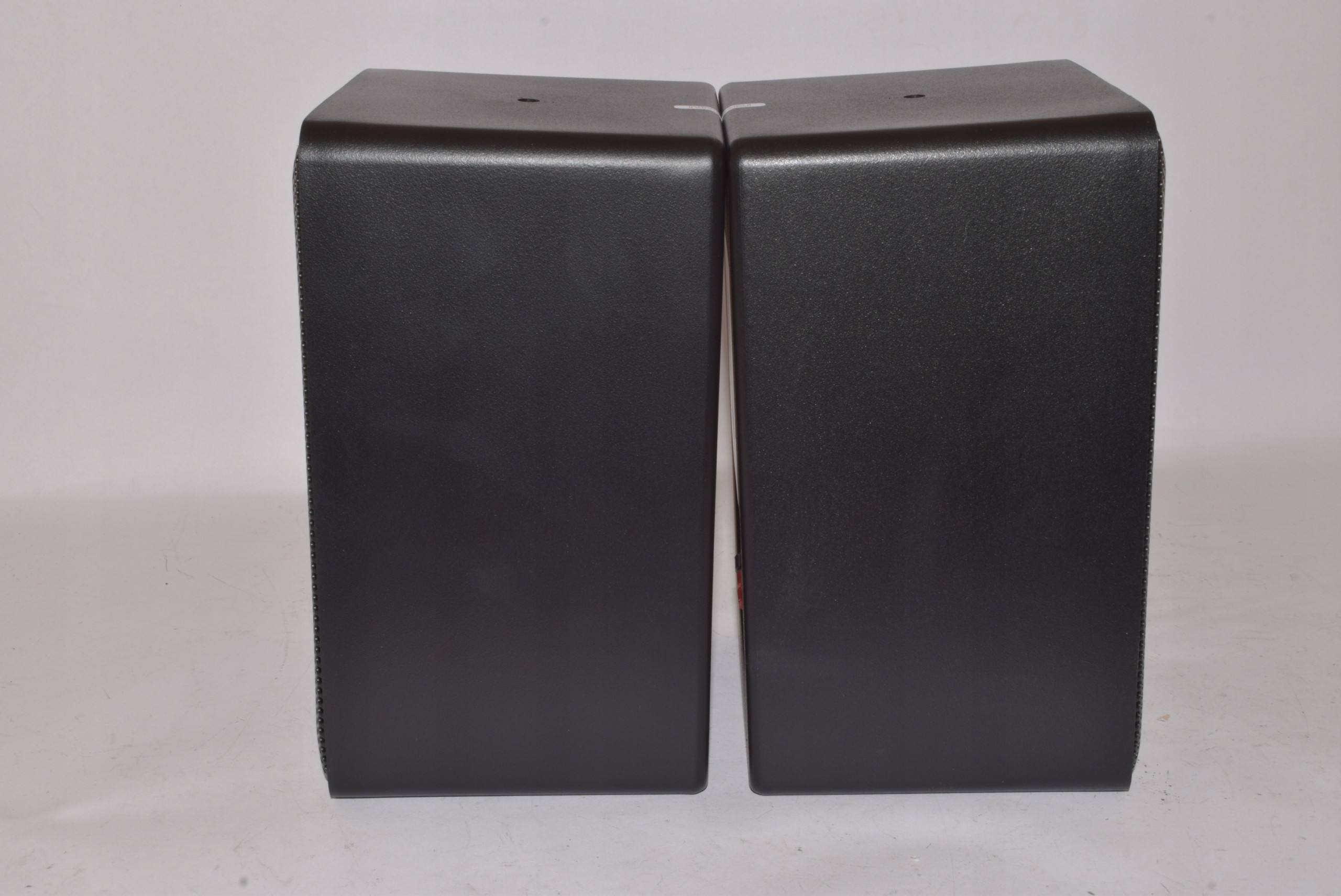 Kompaktowy design i wytrzymała obudowa