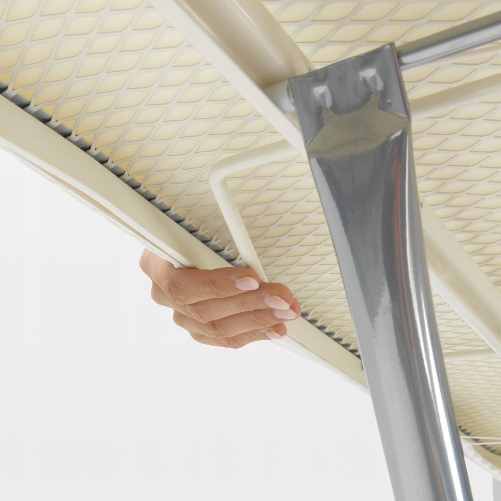 Stabilna konstrukcja i antypoślizgowe nakładki