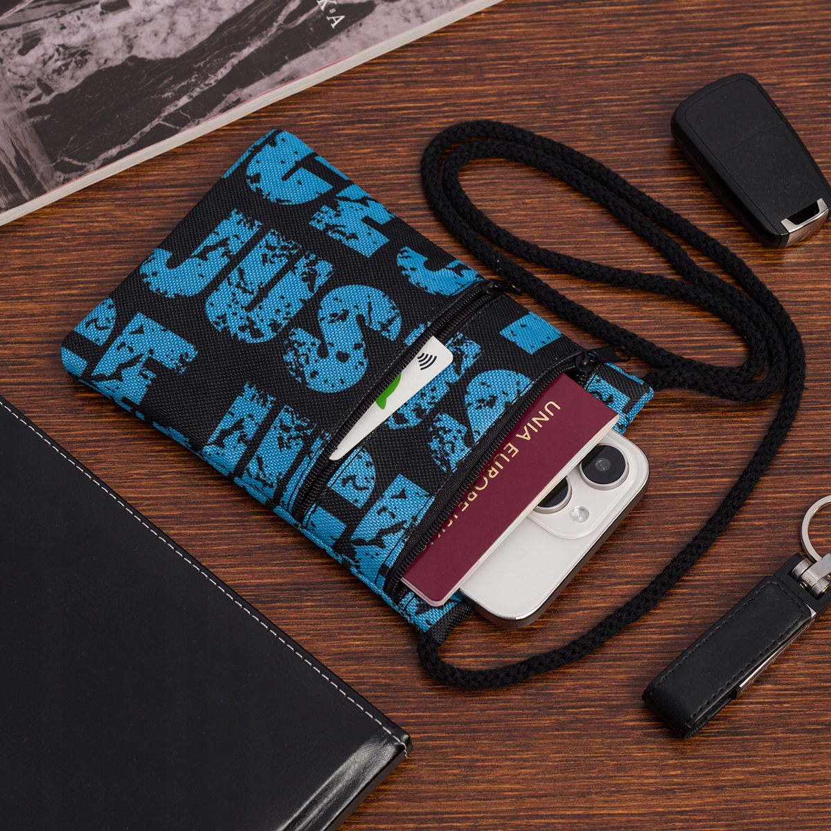 Praktyczne kieszonki na dokumenty i paszport