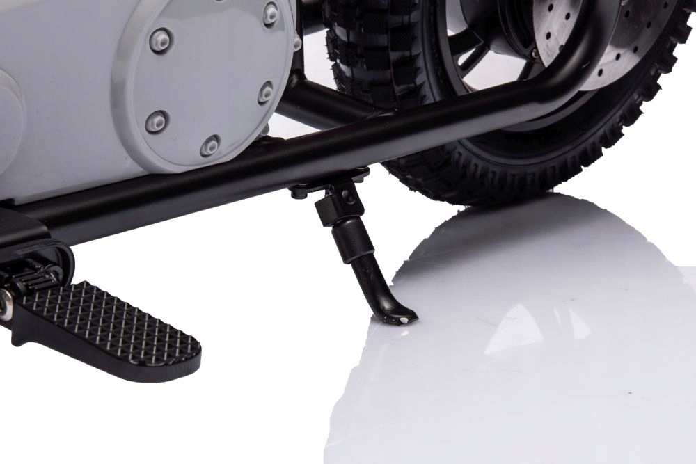 Bezpieczeństwo na pierwszym miejscu – hamulce tarczowe i pasy bezpieczeństwa