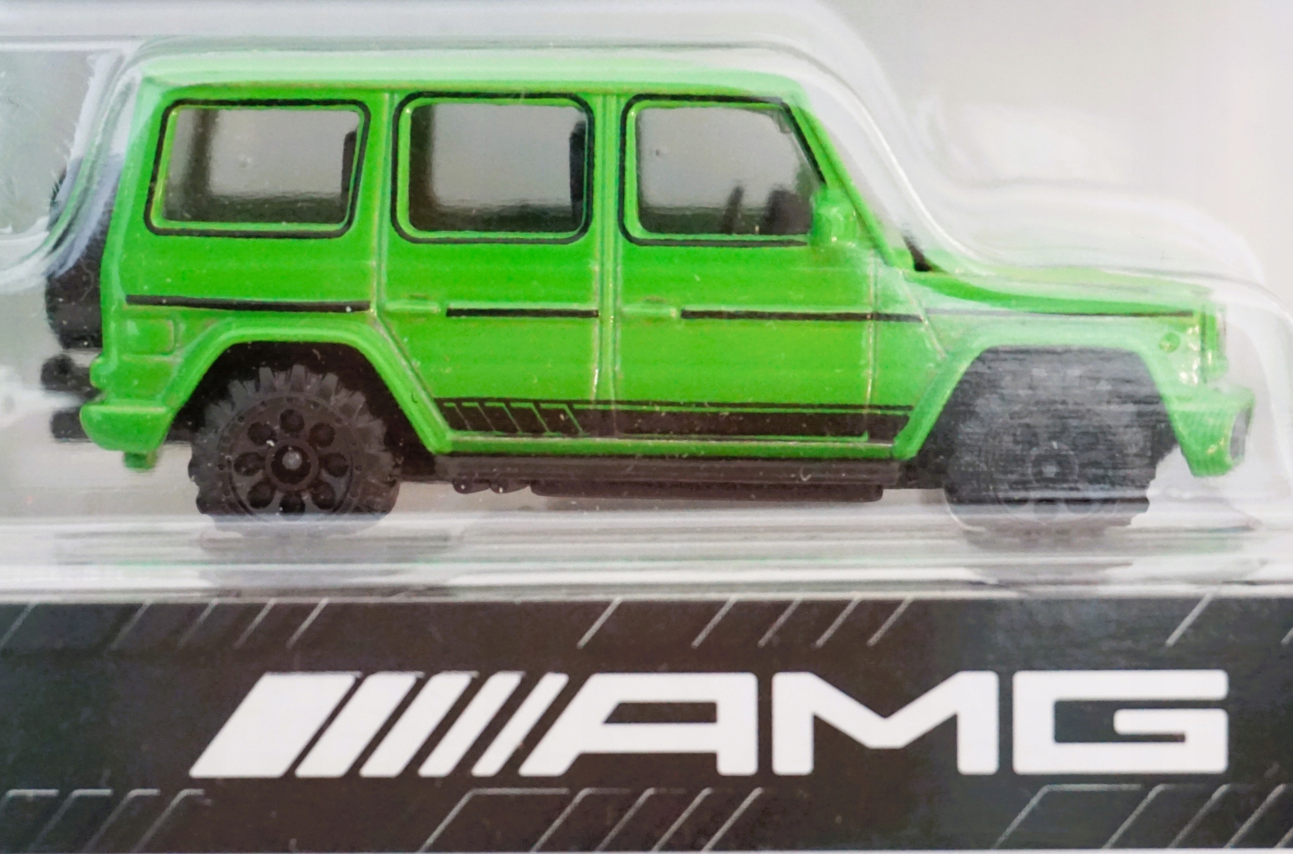 Model G Klasa z otwieraną maską i GT 63 z otwieranymi drzwiami