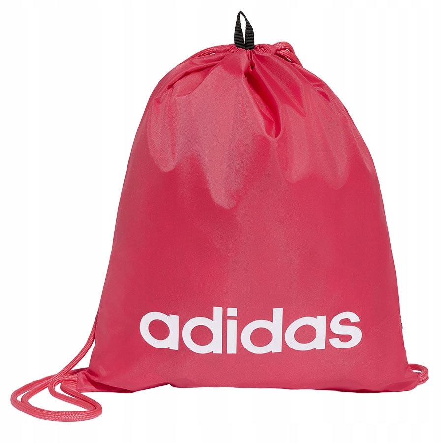 Stylowy wygląd i logo adidas
