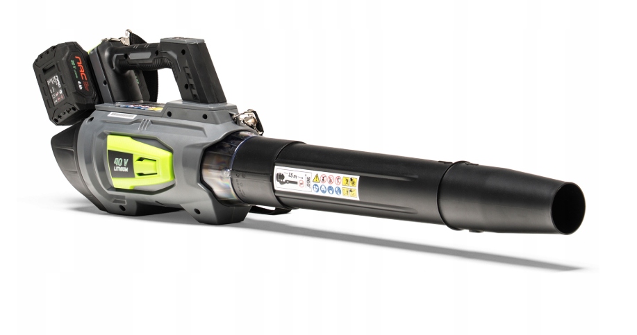 Zestaw zawiera dwa akumulatory 4,0 Ah i podwójną ładowarkę