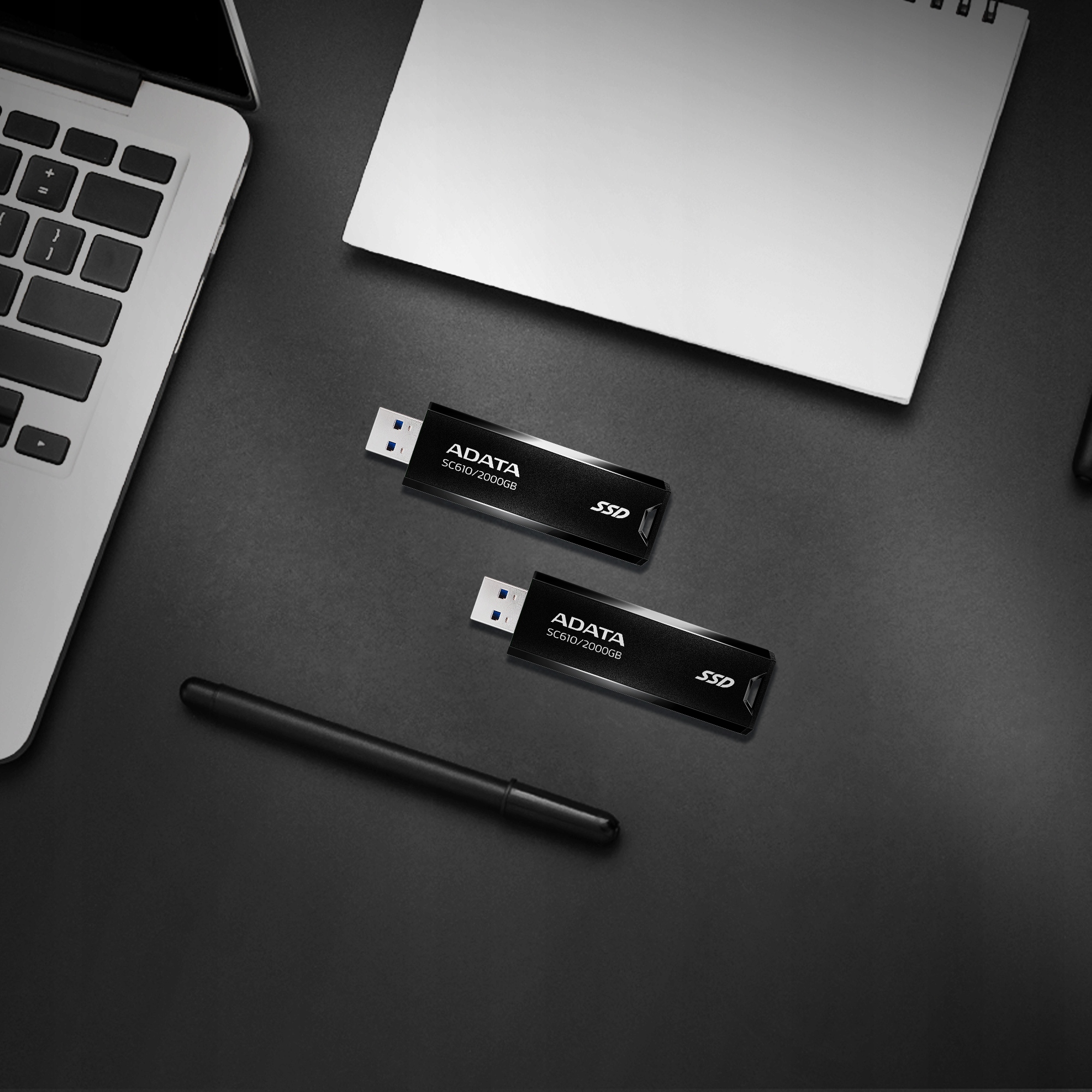 Pendrive ADATA Dysk SSD zewnętrzny SC610 2 TB – Kompaktowa moc w Twojej kieszeni