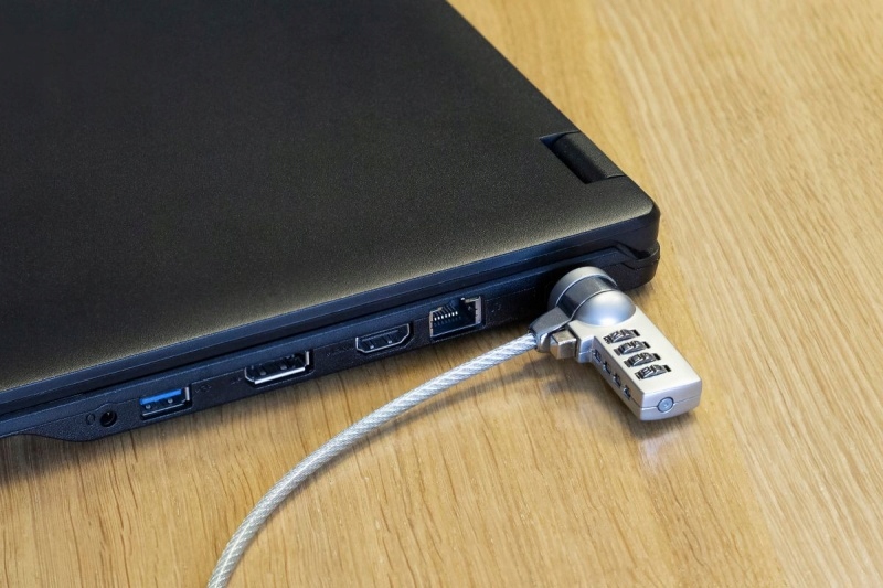Blokada kablowa Q-CONNECT – Bezpieczeństwo dla Twojego monitora i laptopa