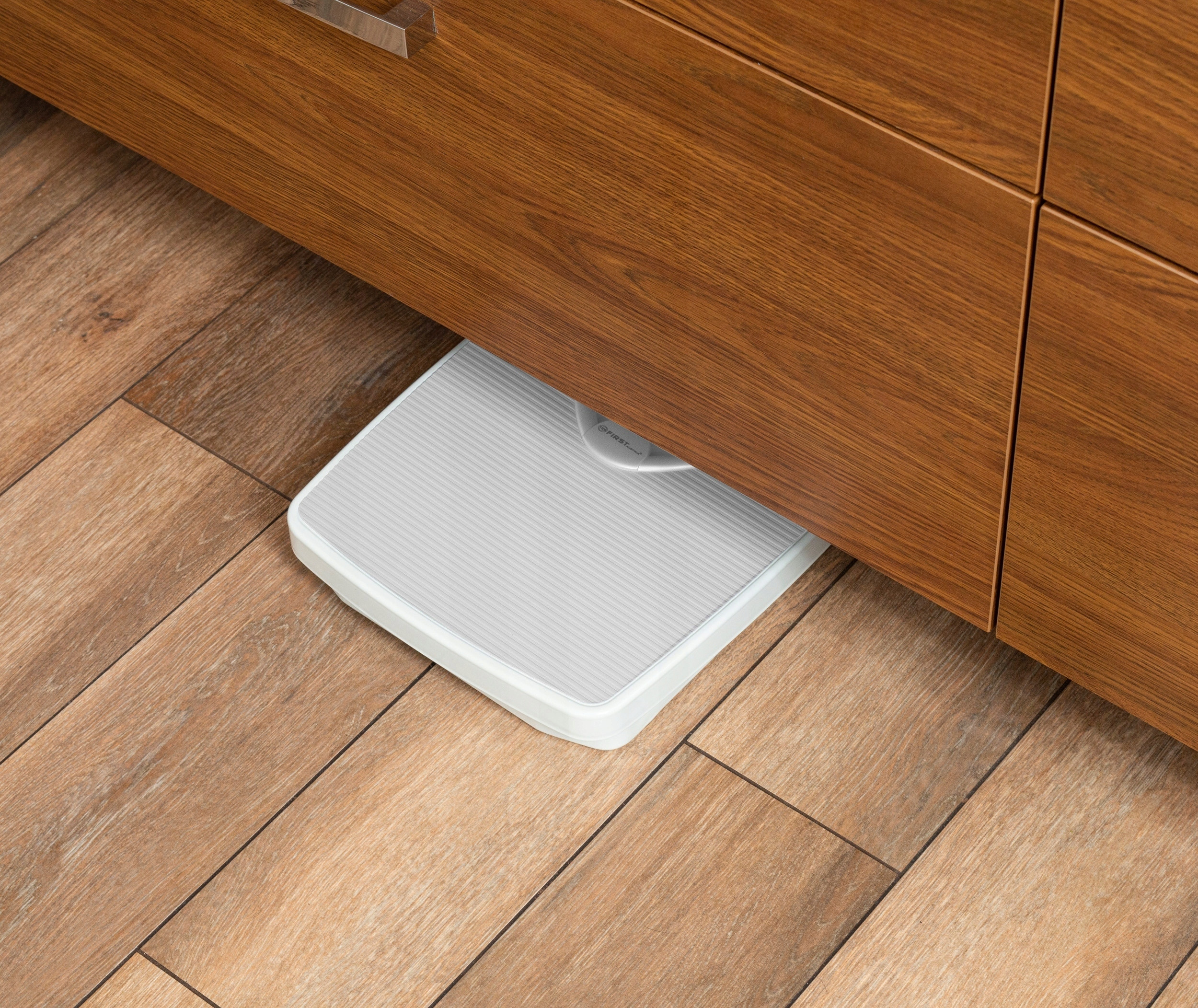 Antypoślizgowe linie i stabilna podstawa