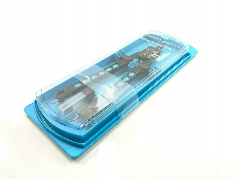 Zestaw zawiera zapasowe grafity i igłę