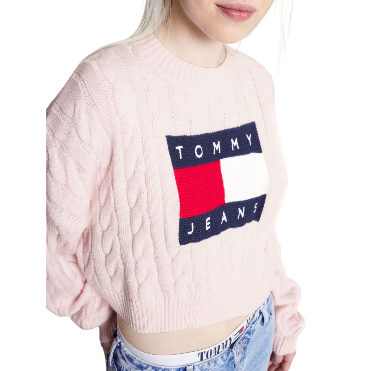 Model TJW BXY CENTER FLAG SWEATER – Klasyka marki Tommy Hilfiger