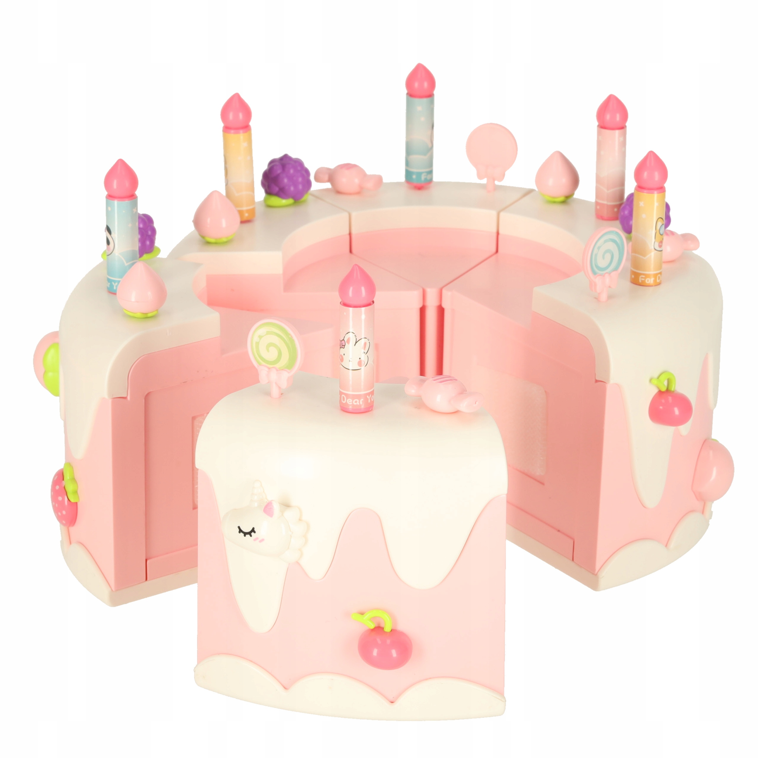 Zestaw akcesoriów do zabawy: figurki, talerzyki i świeczki