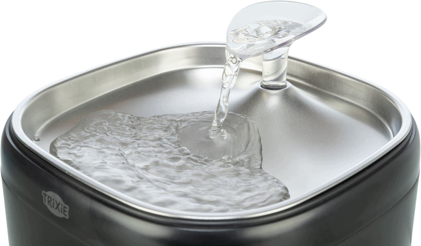 Efficient water circulation – always fresh and oxygenated