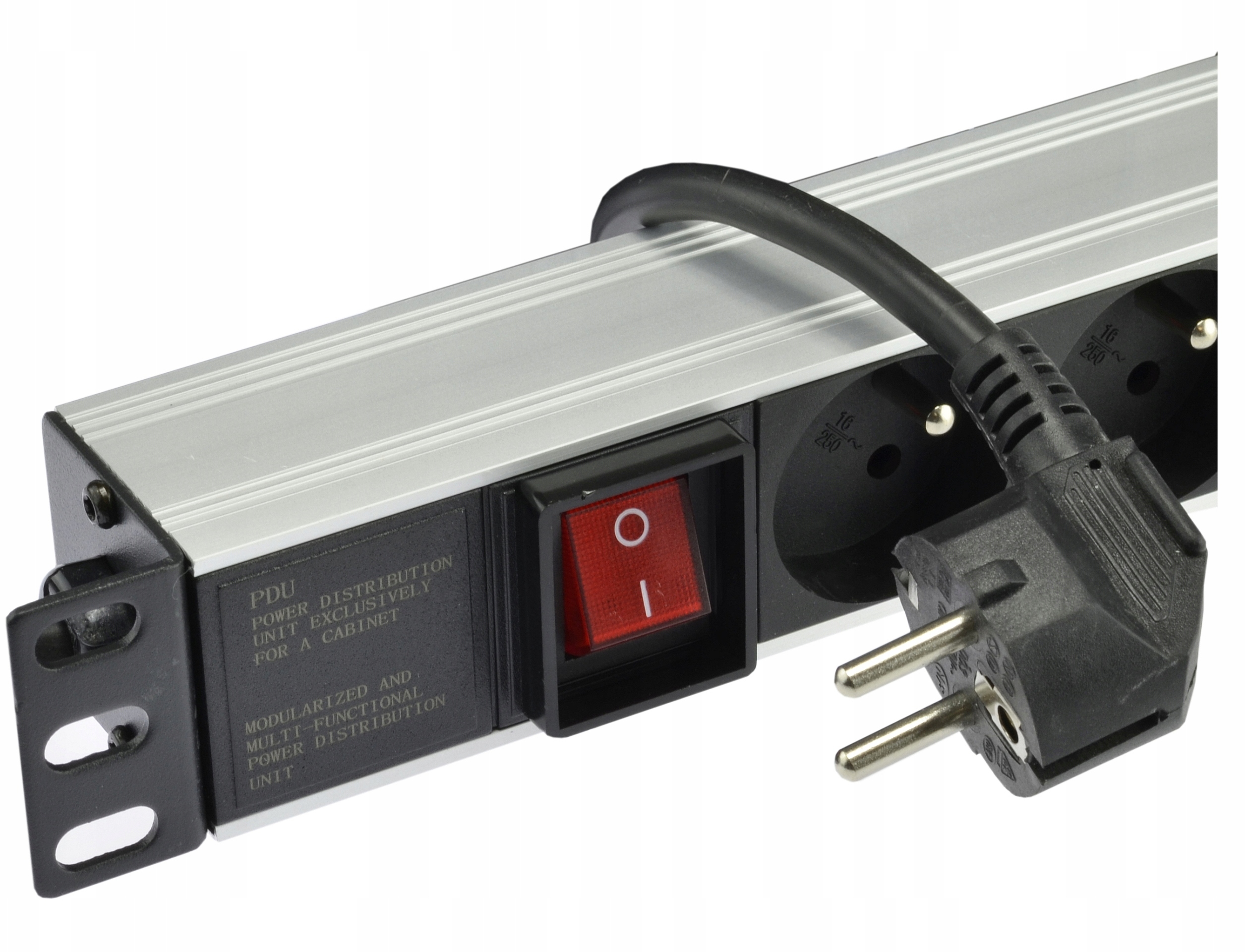 Praktyczny wyłącznik z zabezpieczeniem przed przypadkowym wyłączeniem