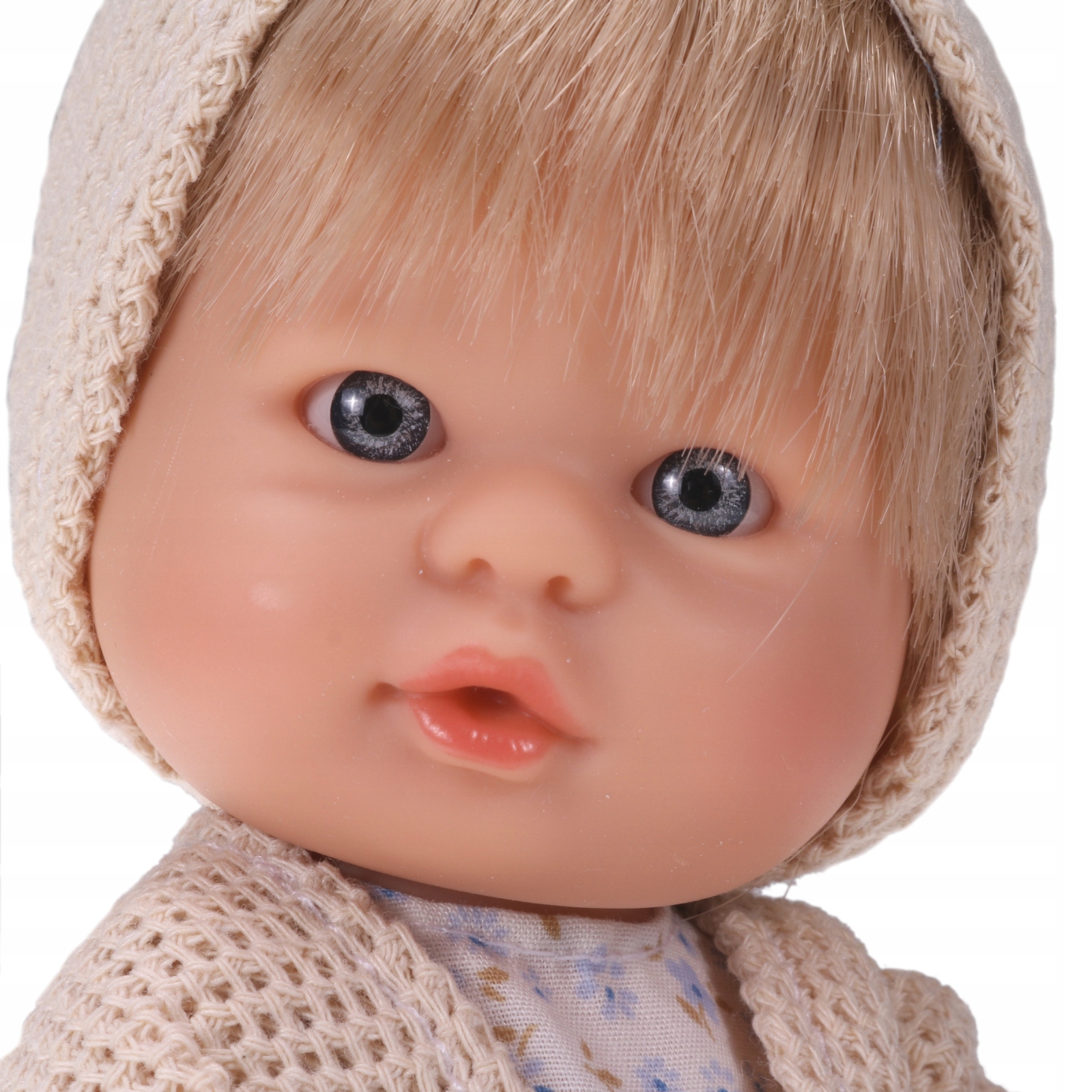 Realistyczny wygląd i detale lalki