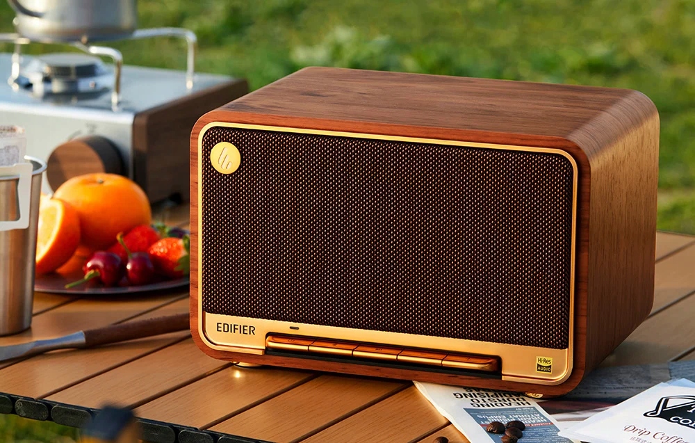 Wiele opcji połączenia: Bluetooth, AirPlay 2, USB-C i AUX