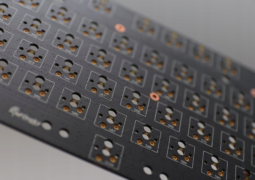Mechaniczne Przełączniki Cherry MX ERGO Clear – Niezawodność i Responsywność