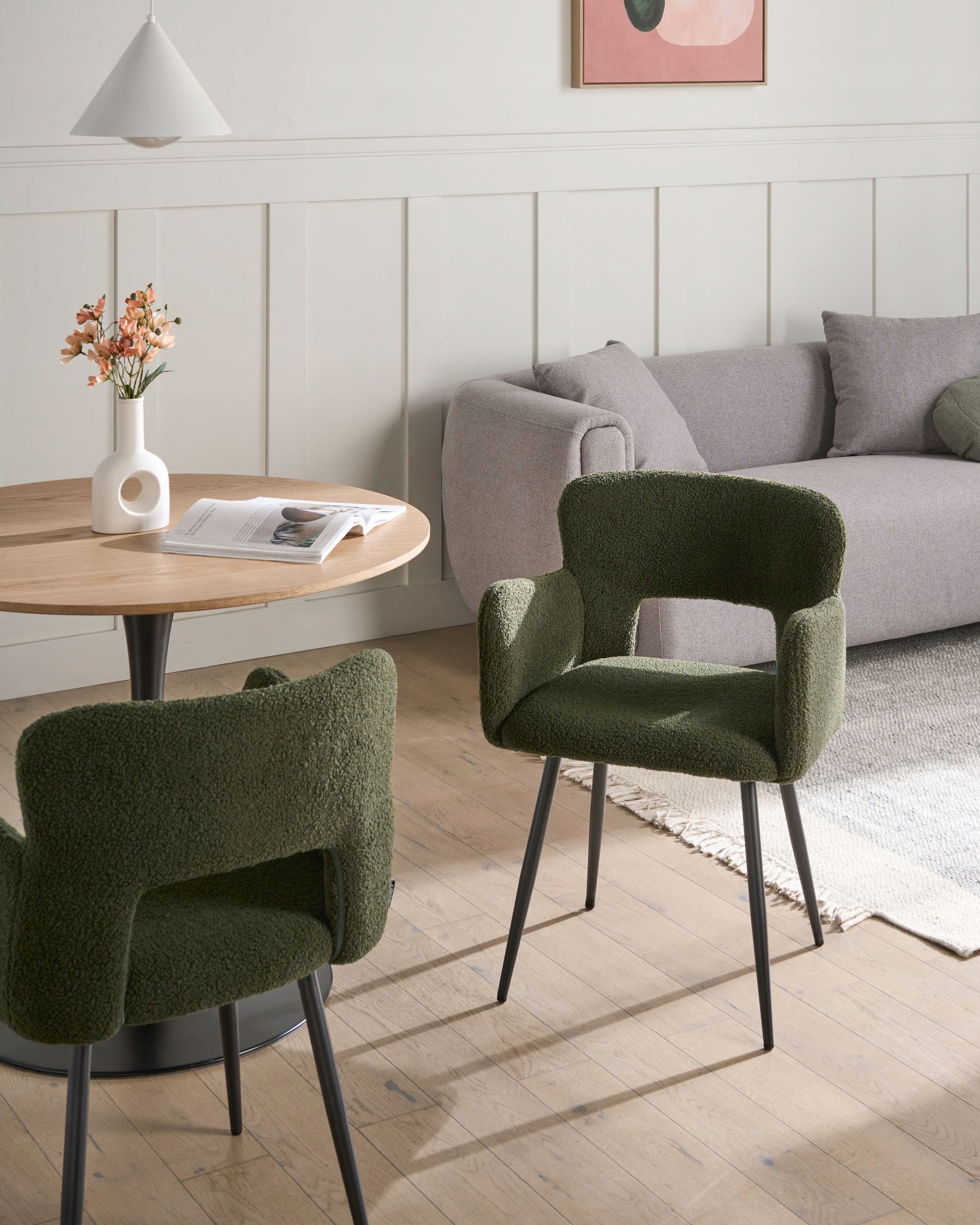 Wysokiej jakości tkanina bouclé w głębokim odcieniu zieleni