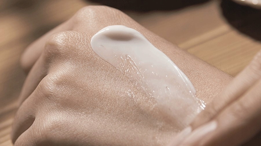 Głębokie nawilżenie dzięki kompleksowi kwasu hialuronowego