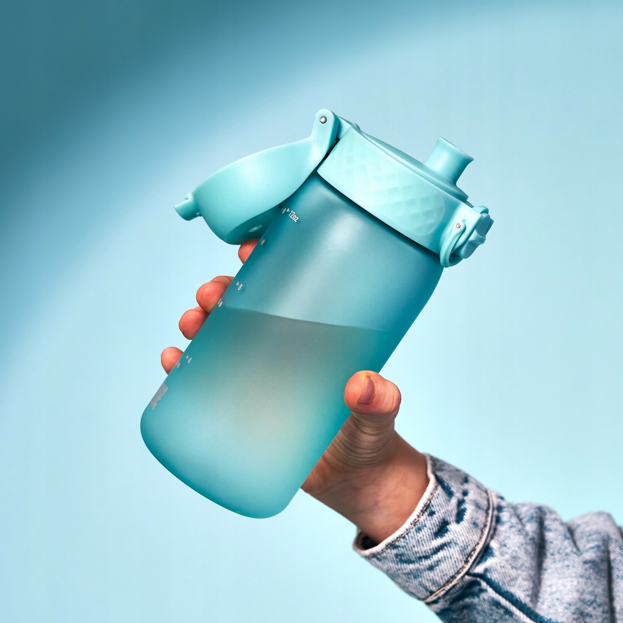 Innowacyjne otwarcie 240° – Komfort i bezpieczeństwo podczas picia