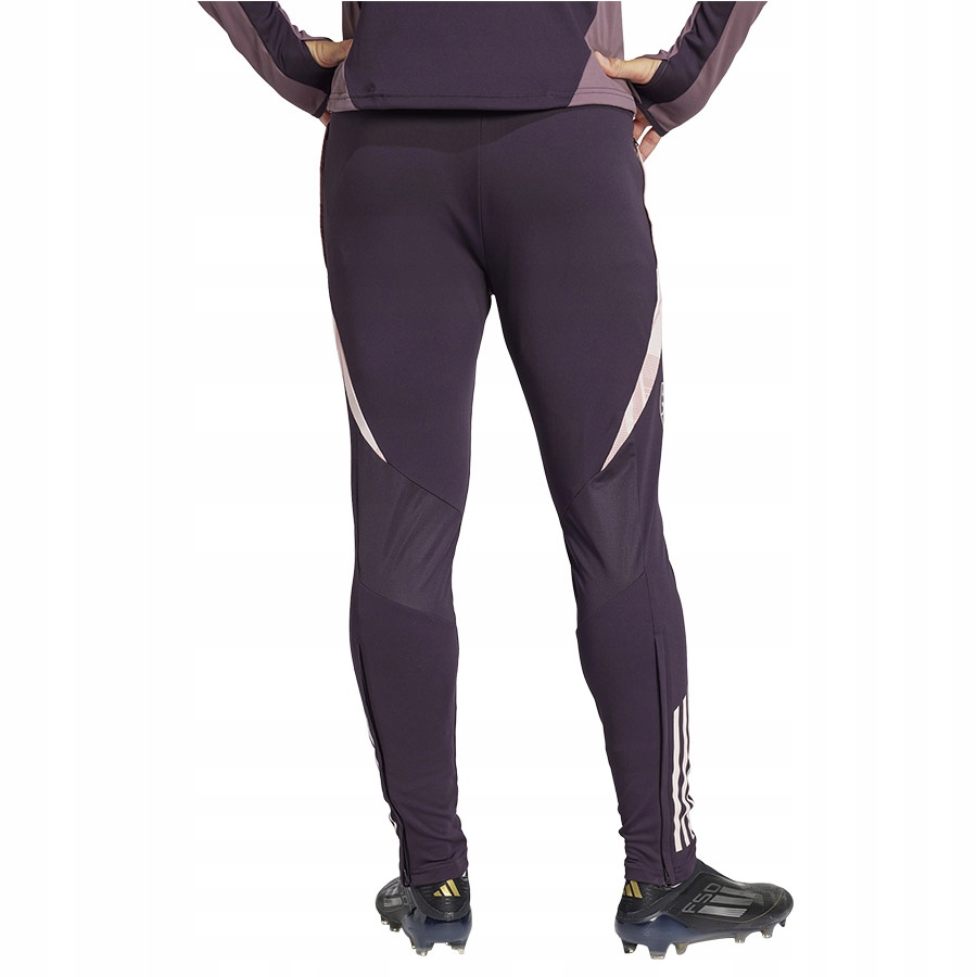 Stylowy czarny kolor – doskonały wybór na co dzień