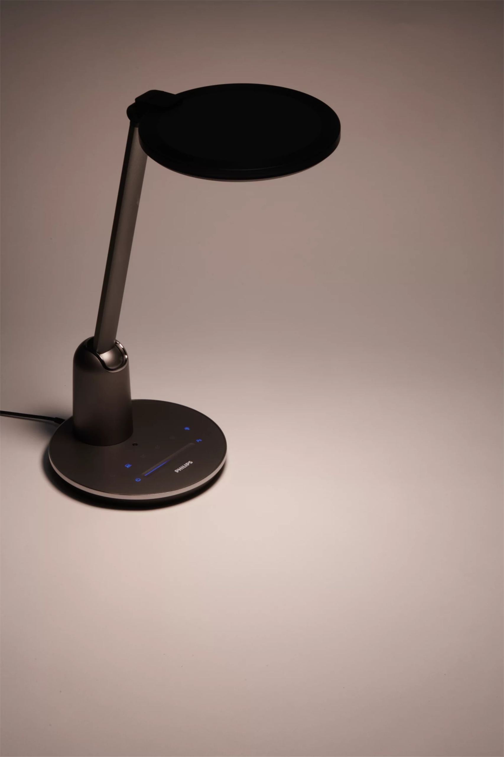 Nowoczesny design i kolor szary