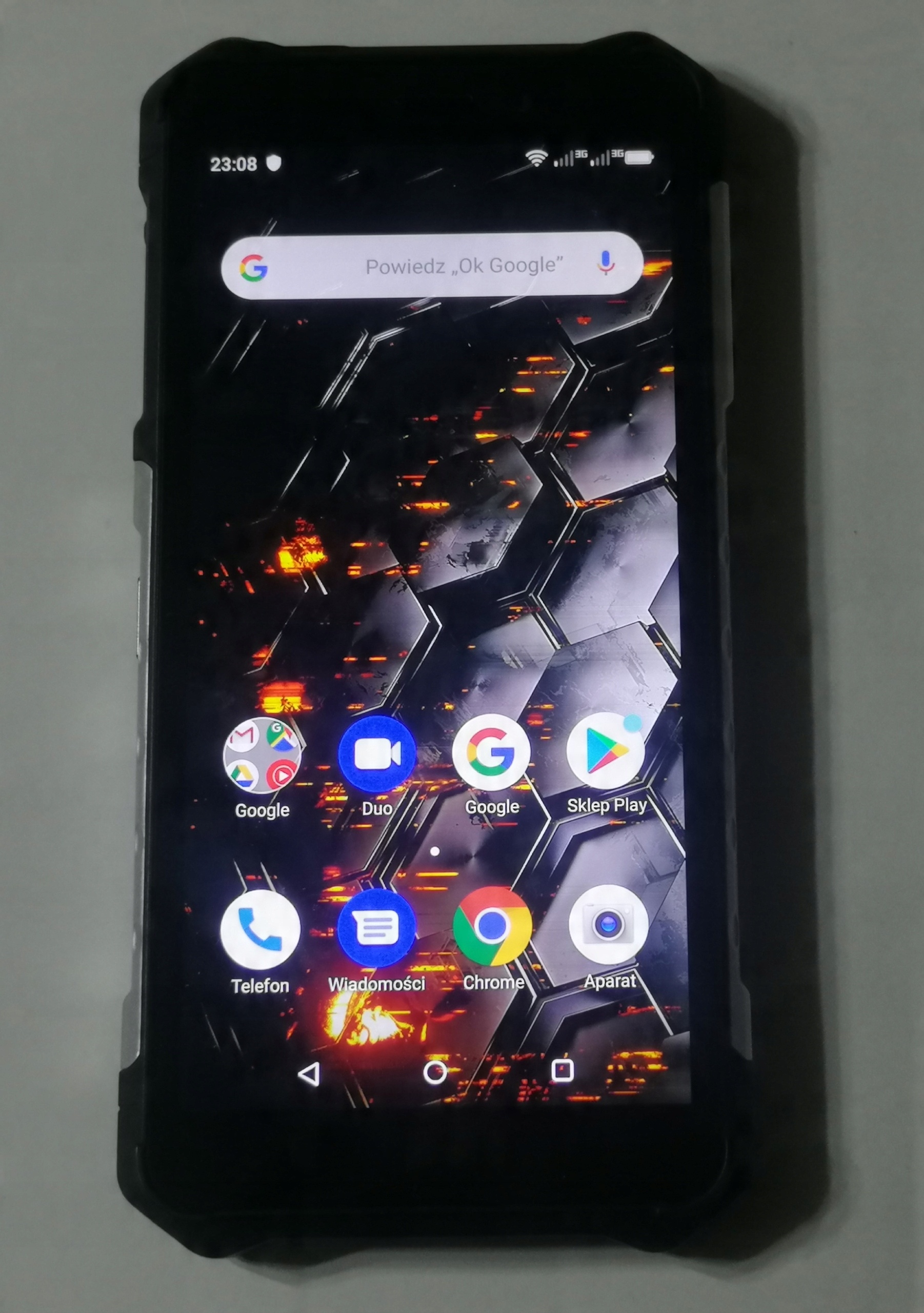 Hammer Iron 3 LTE 32GB NFC IP68 – Pancerny smartfon dla aktywnych