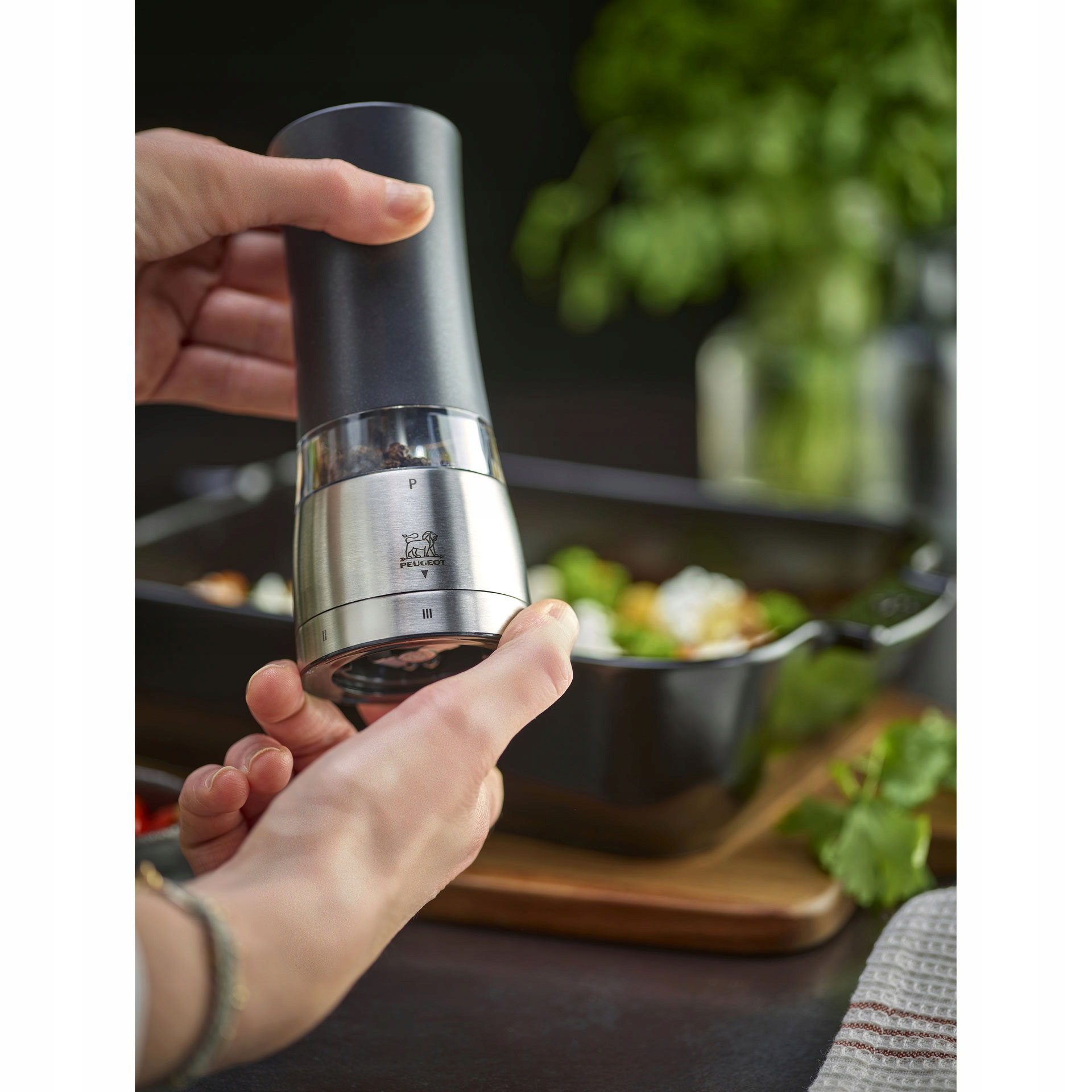 Wbudowane oświetlenie LED – Precyzyjne dozowanie przypraw