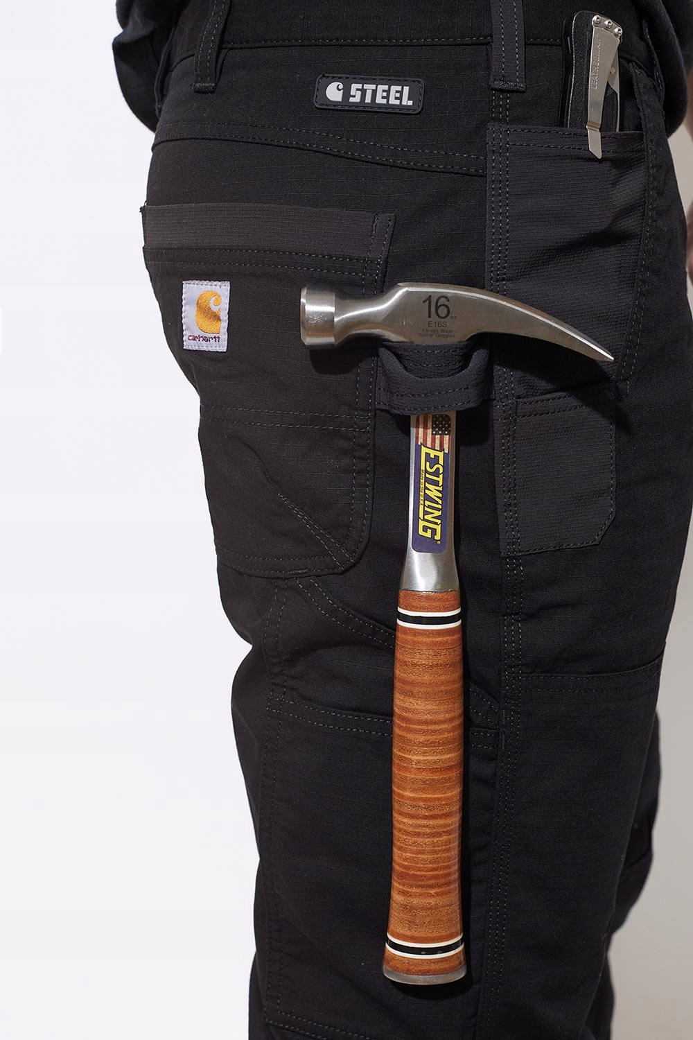 Dlaczego warto wybrać odzież roboczą Carhartt?