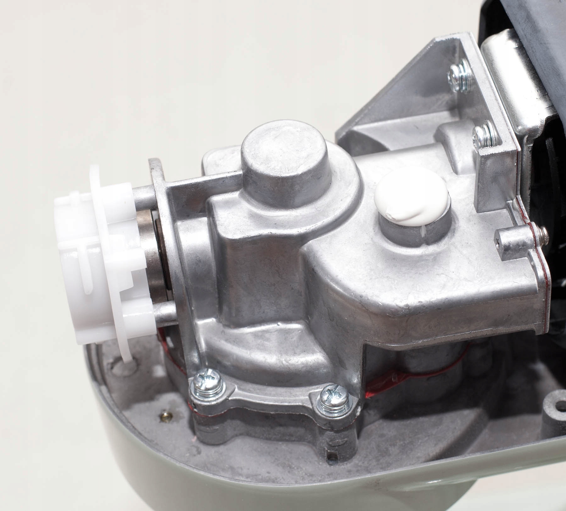 Wiele funkcji mieszania – Mieszanie, miksowanie, ubijanie i wyrabianie ciasta