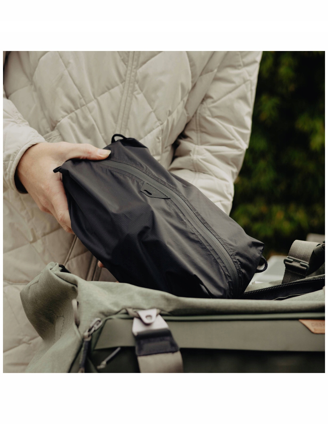 Możliwość przekształcenia w torbę z dodatkowymi paskami