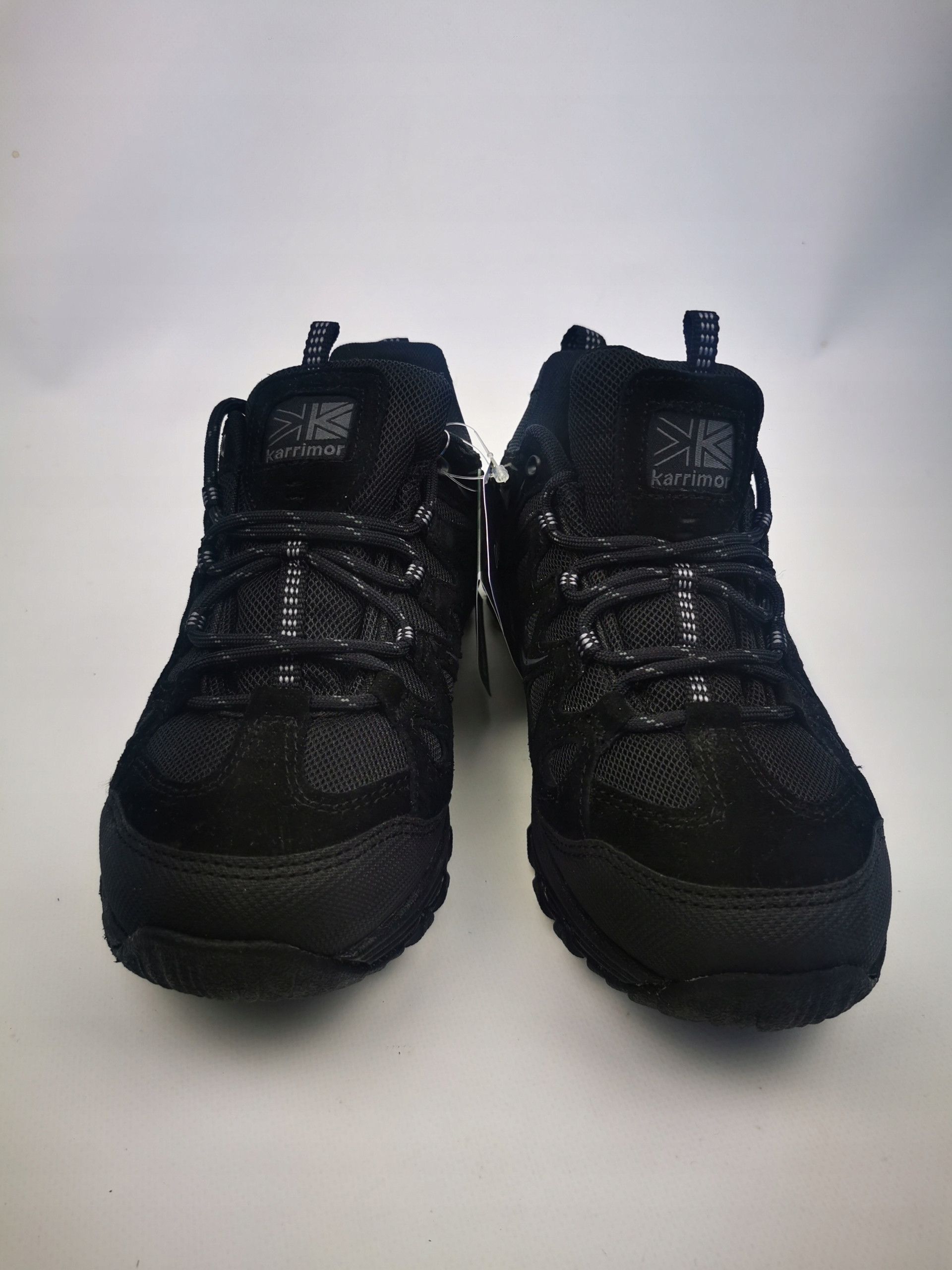 Oddychająca cholewka z siateczki dla komfortu użytkowania