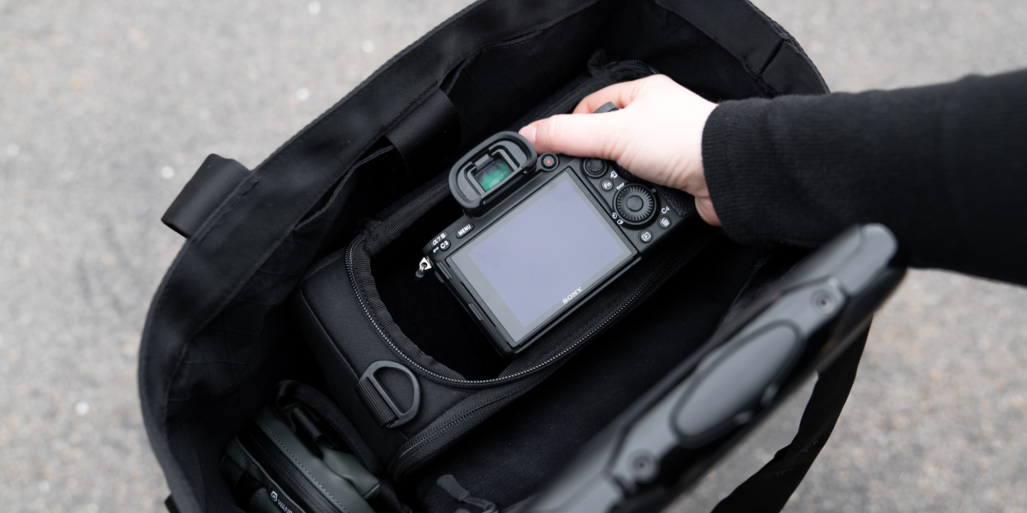 Plecakotorba Wandrd Tote Backpack - Idealny wybór dla fotografów