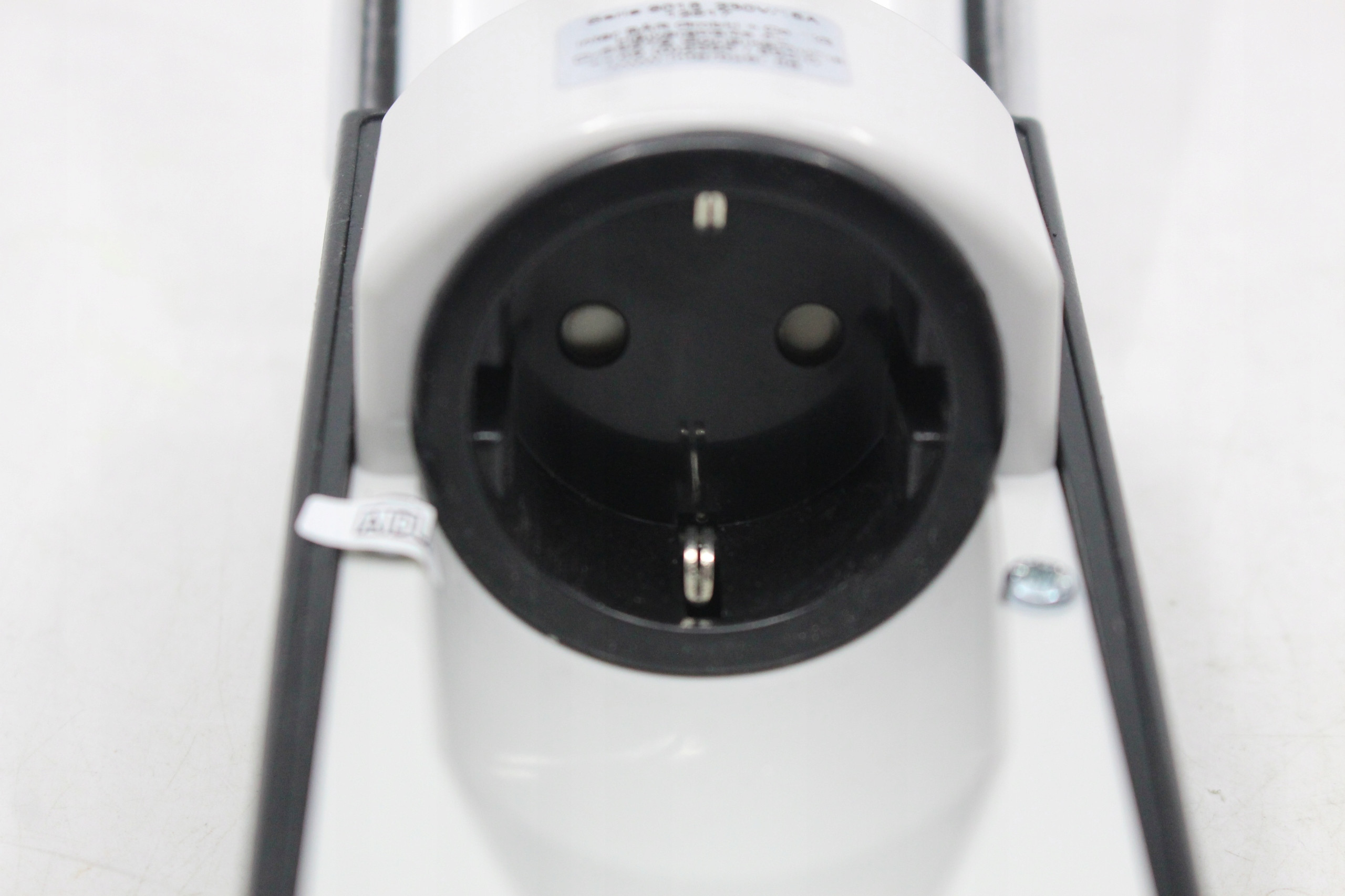 Zasilanie: Napięcie 230V i natężenie 16A