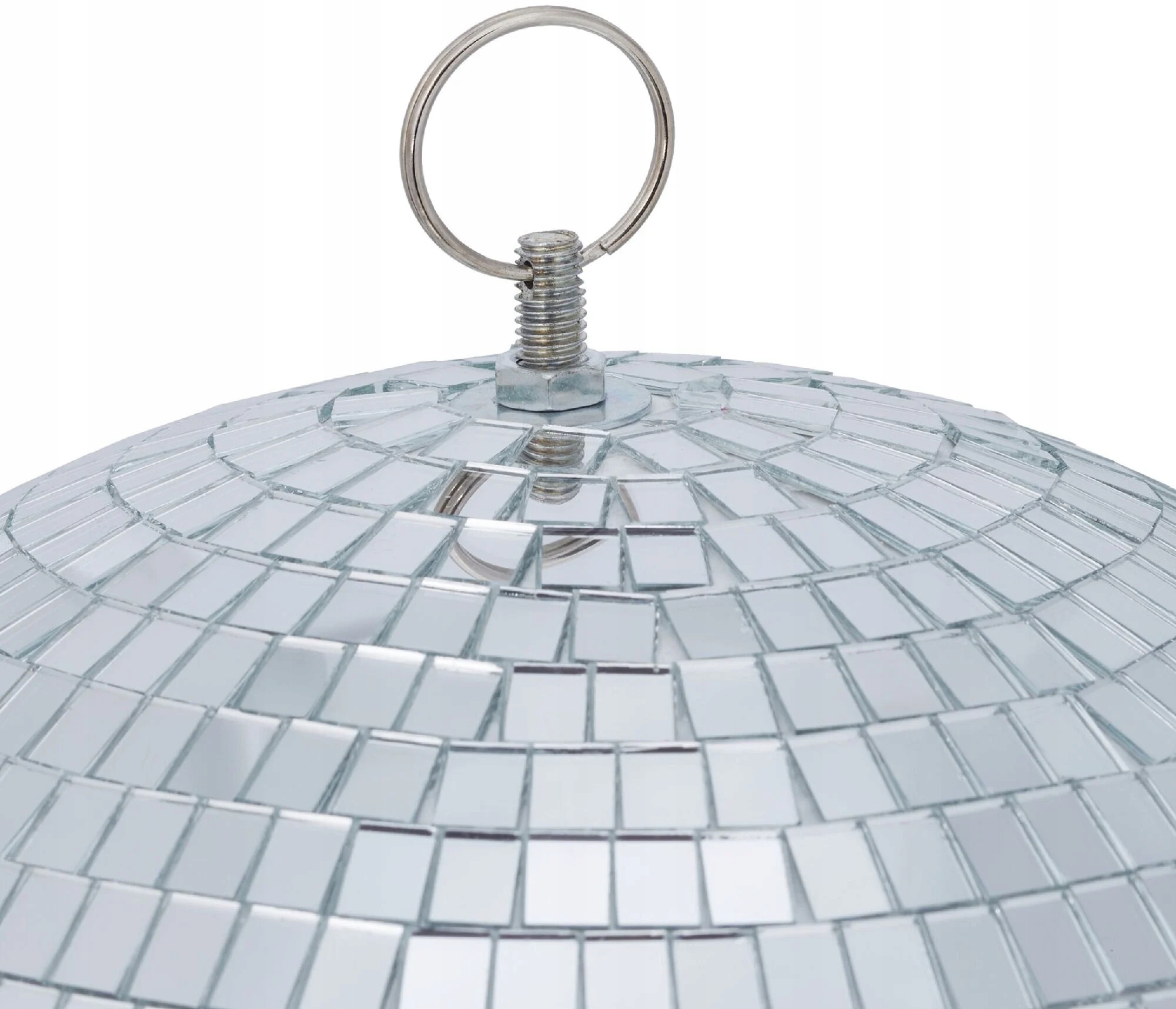 Łatwy montaż i zawieszenie kuli