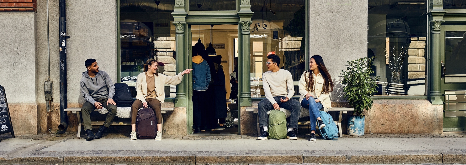 Przestronna komora główna na książki i dokumenty