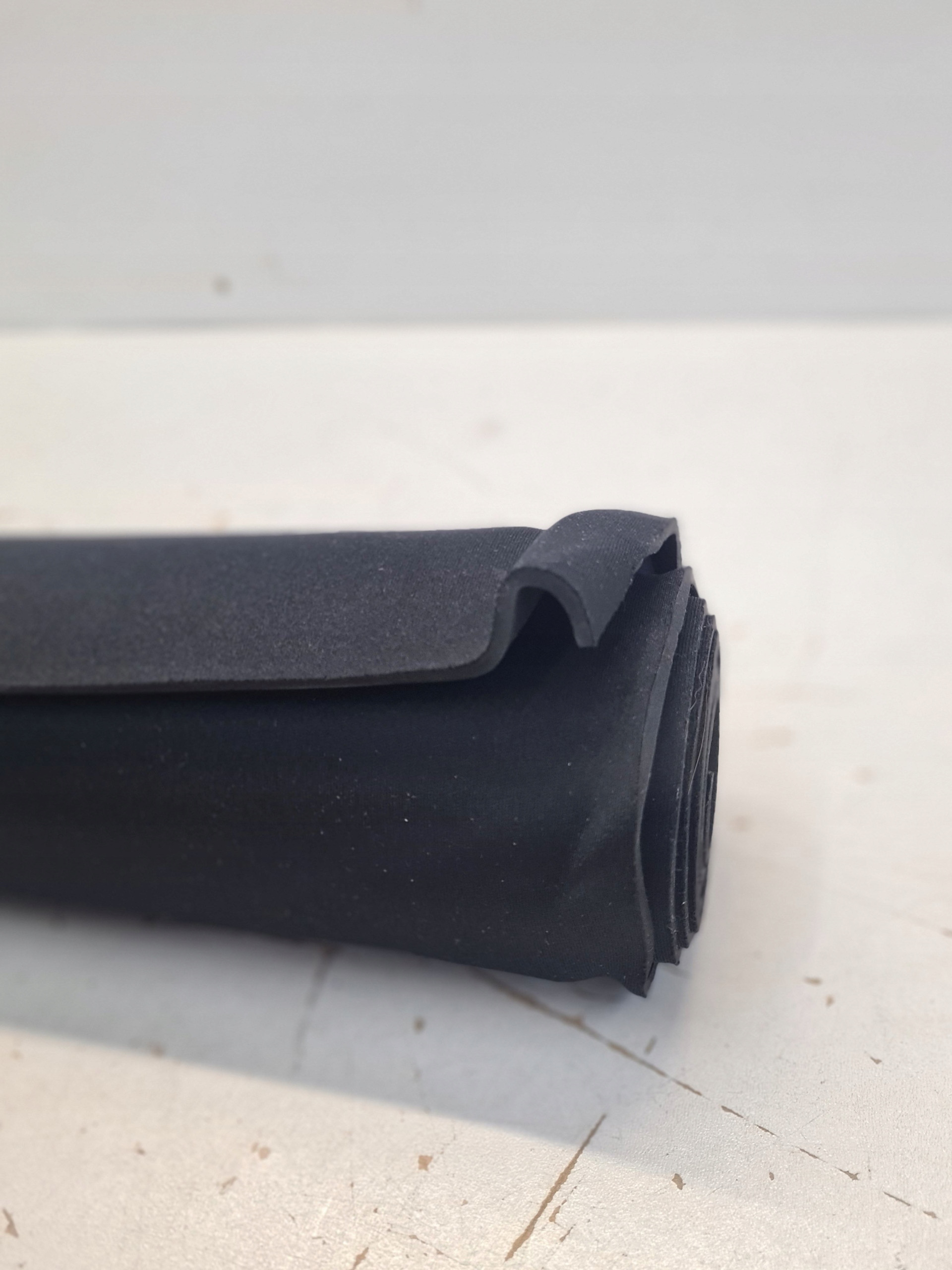 Mata pod sprzęt HAMMER 160 x 85 cm – Idealna ochrona dla Twojego treningu