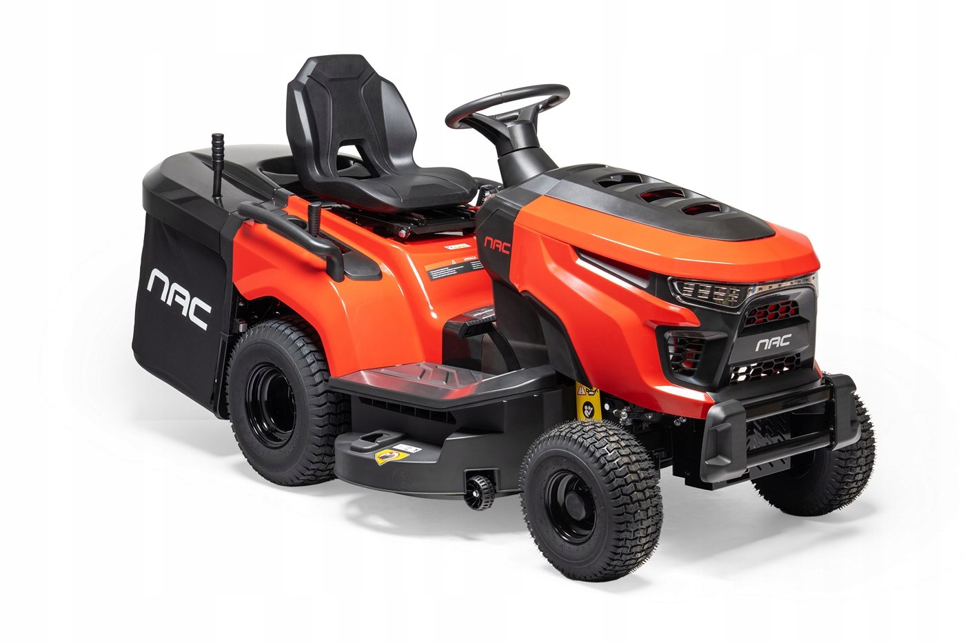 Traktor ogrodowy TR86-352L-RC-NO NAC – Wydajność i komfort w pielęgnacji trawnika