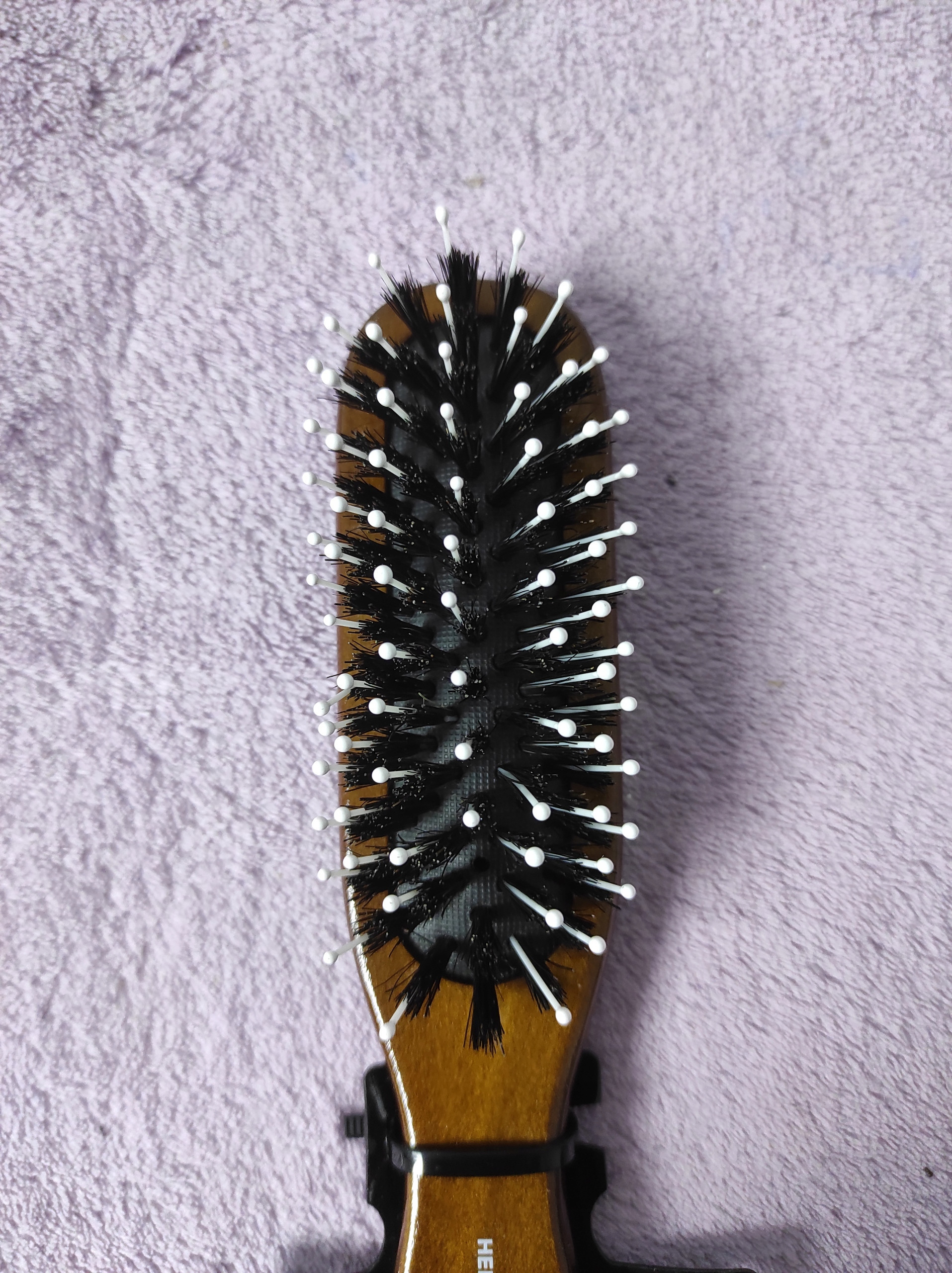 Delikatne masowanie skóry głowy dla lepszego wzrostu włosów