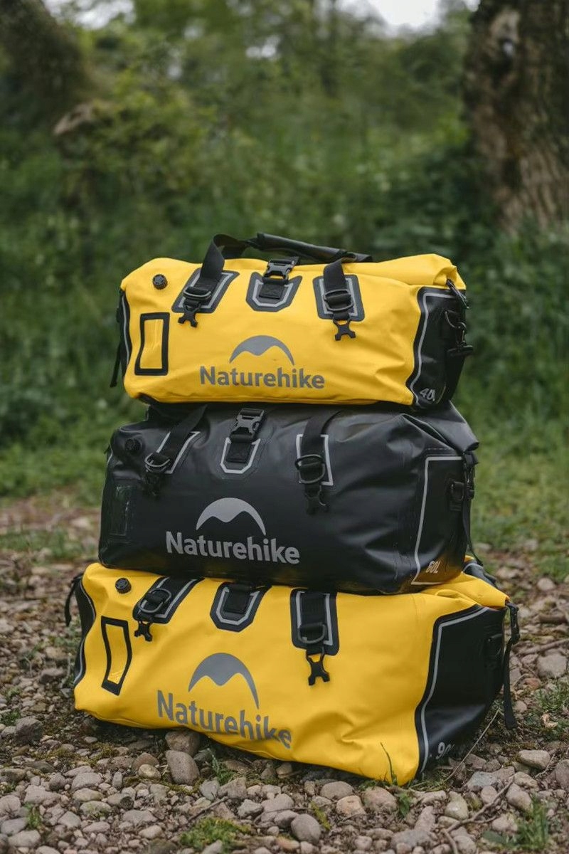 Torba waterproof travel bag 90l CNK2450XB015 - Idealna towarzyszka podróży