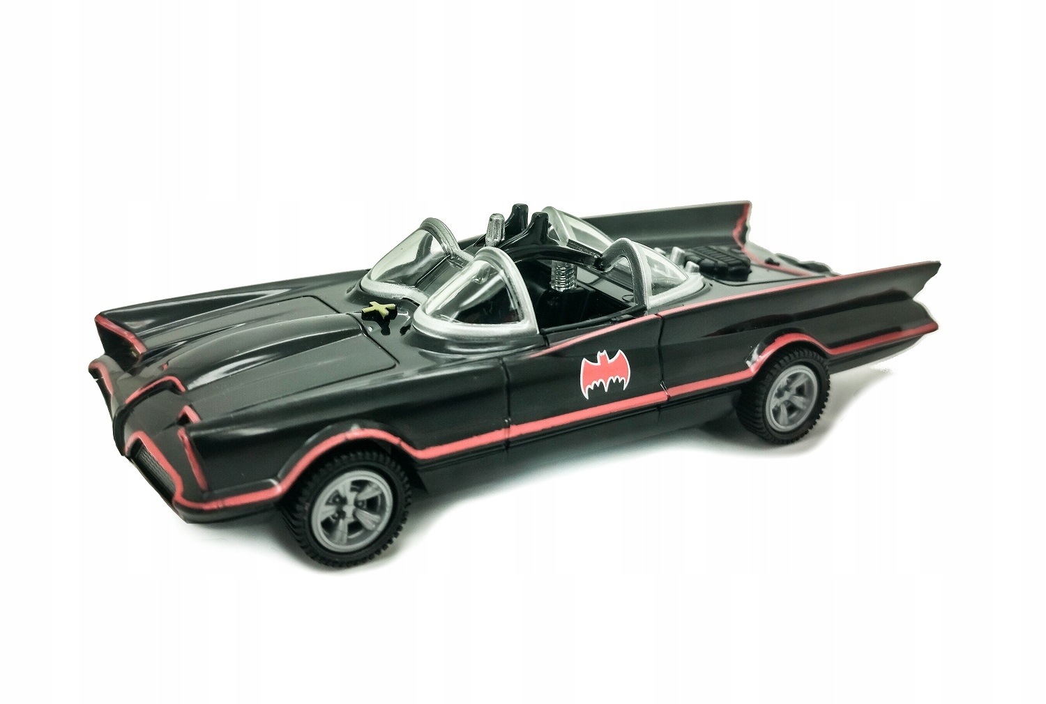 BATMOBILE MODEL 1966 ŚWIATŁO I DŹWIĘK ROAD RIPPERS Kod producenta 60622