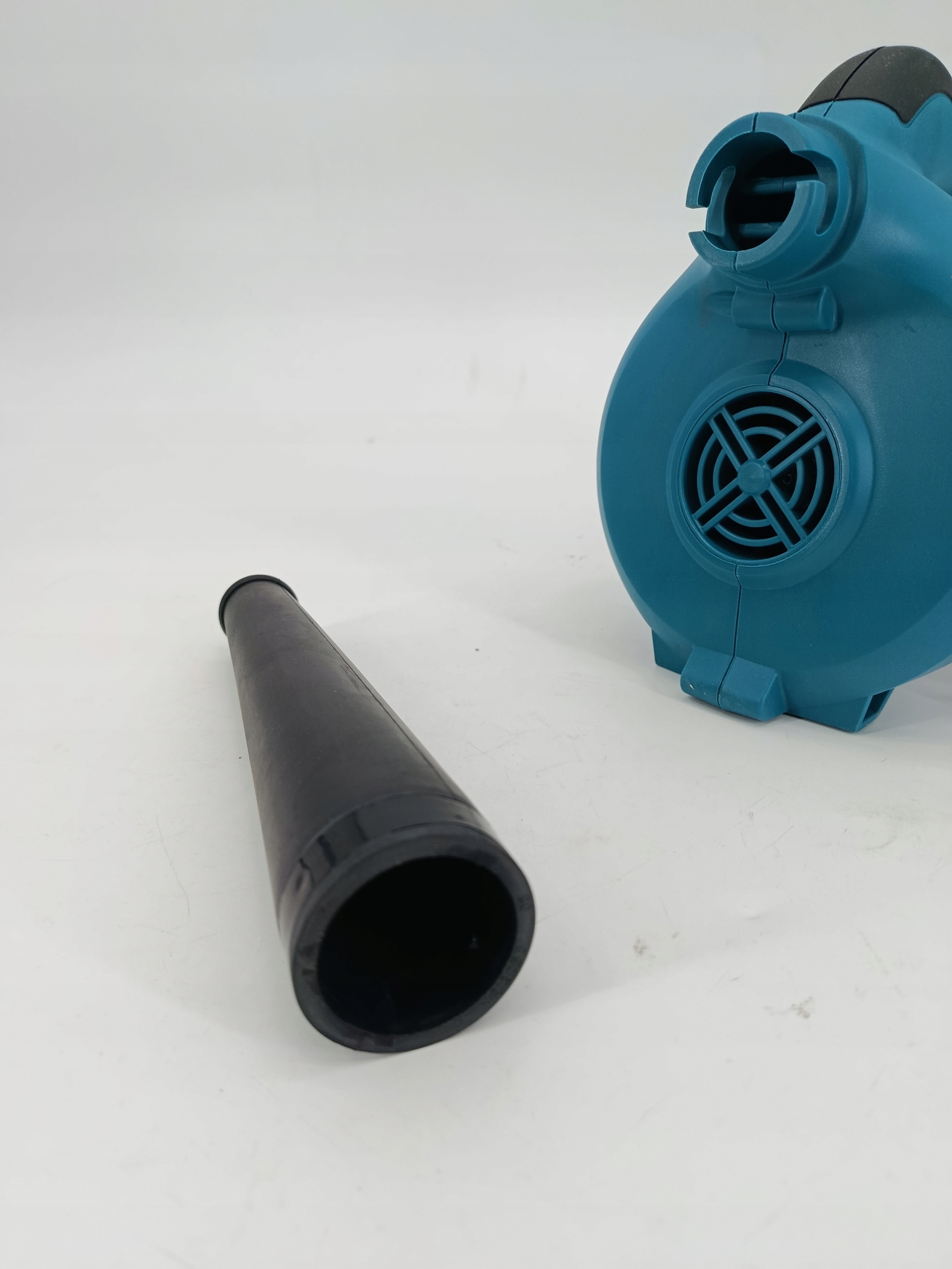 Cicha praca – Przyjemniejsze użytkowanie w ogrodzie