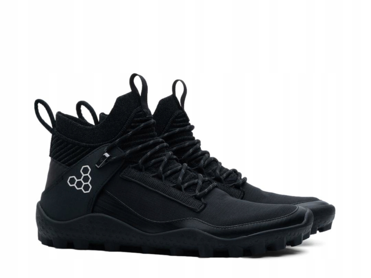Wysokie buty z sznurowanym zapięciem
