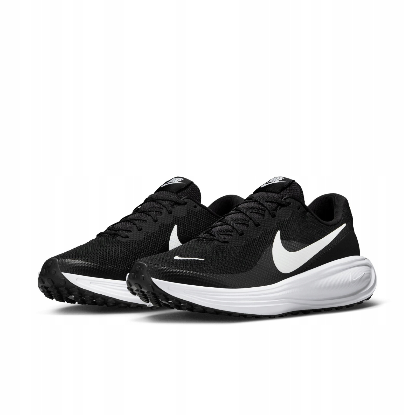 Nike Revolution 8 – Czarne buty do biegania dla mężczyzn
