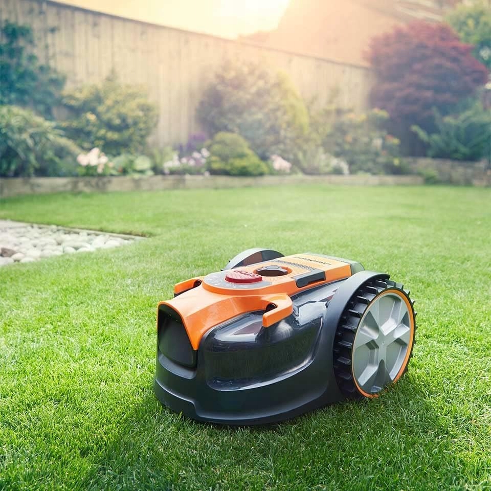 Robot koszący LawnMaster VBRM16 OcuMow – Wydajna pielęgnacja Twojego ogrodu